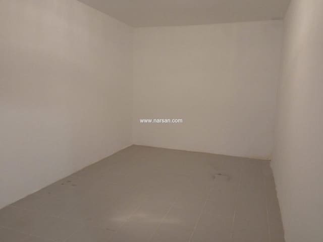 Autotalli myytävänä paikassa Oropesa  - 200 000 € (Ref: 9532075)