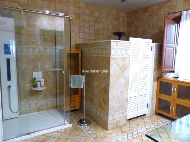 7 makuuhuone Huvila myytävänä paikassa Oropesa  mukana uima-altaan - 2 600 000 € (Ref: 9532077)