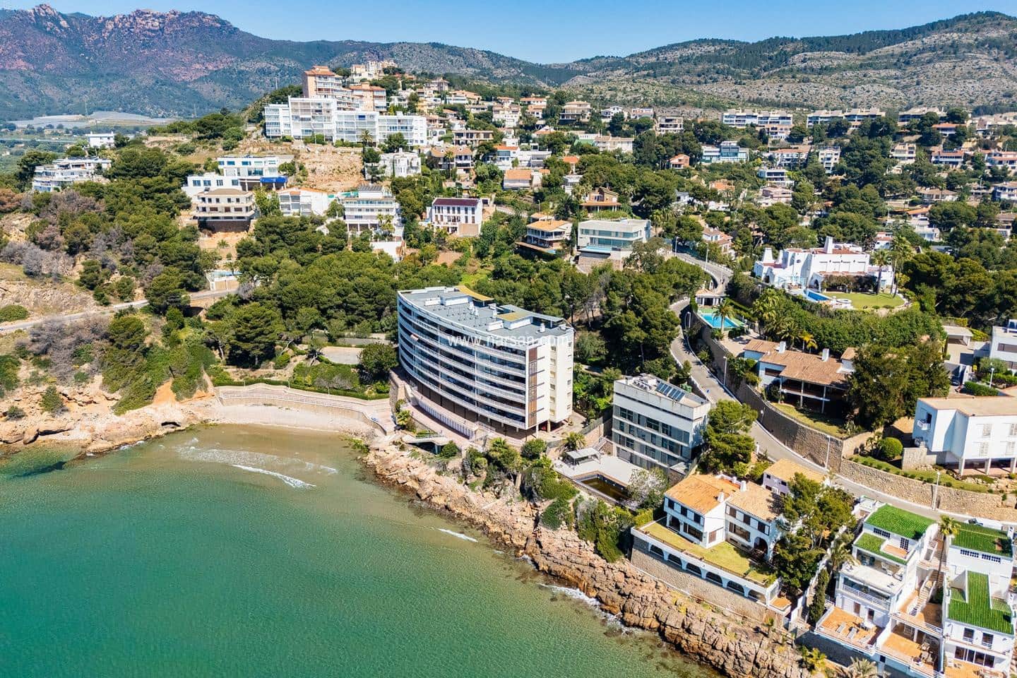 6 makuuhuone Huvila myytävänä paikassa Oropesa  mukana 
autotalli - 2 580 000 € (Ref: 9532079)