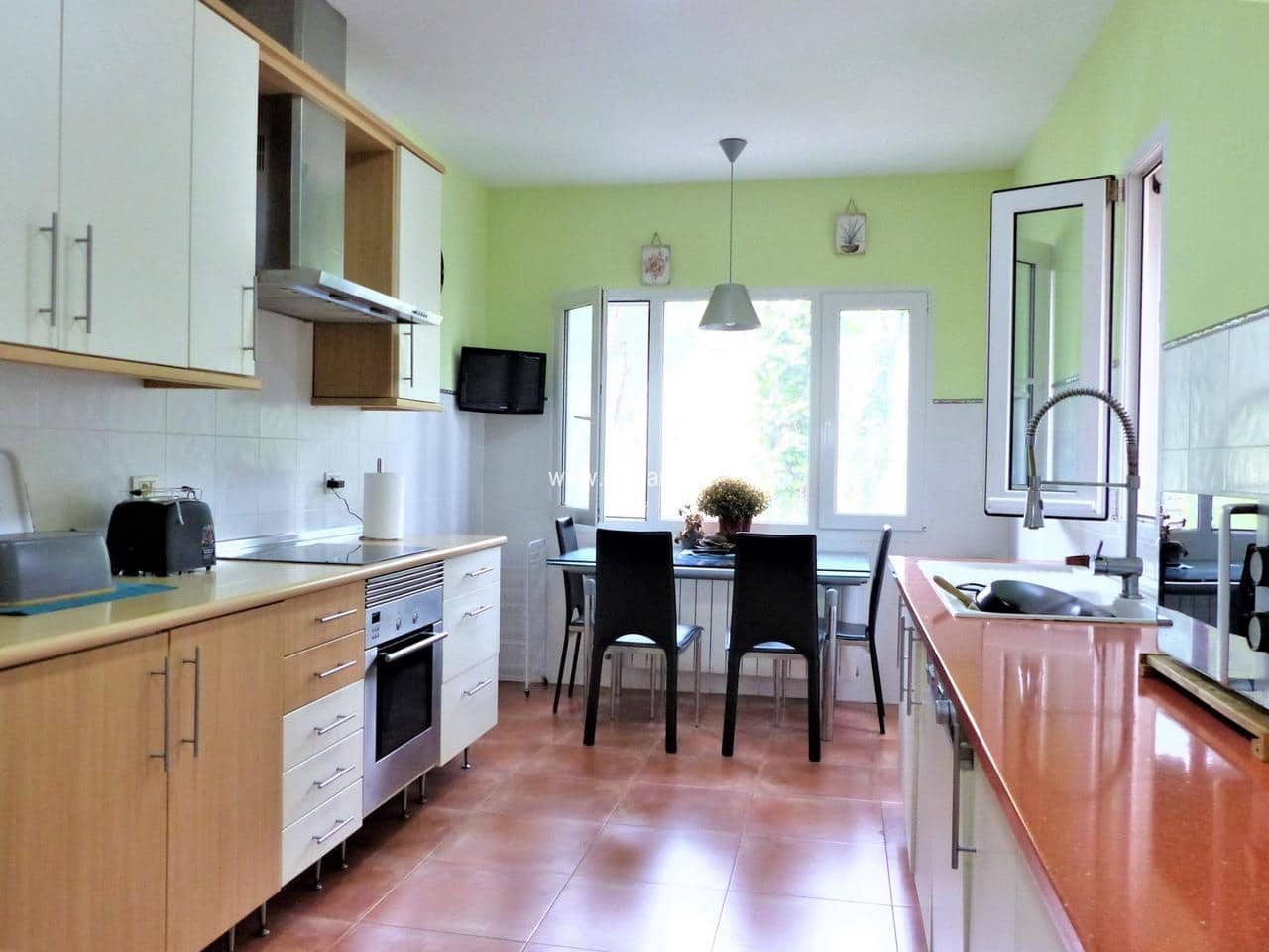 4 bedroom Villa for sale in Benicassim with garage - € 420,000 (Ref: 9532082)