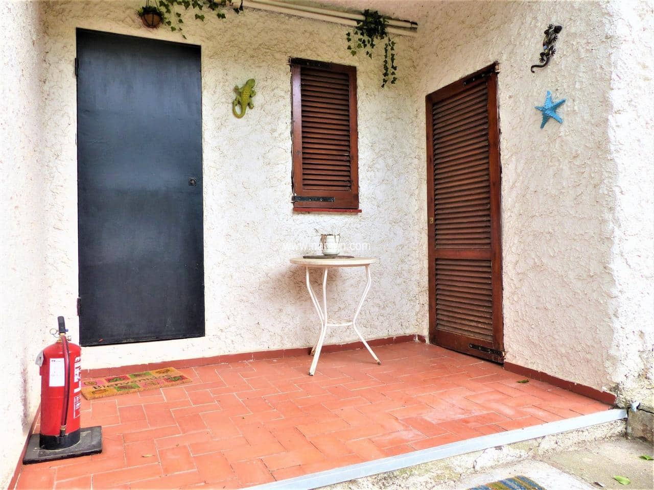 4 bedroom Villa for sale in Benicassim with garage - € 420,000 (Ref: 9532082)