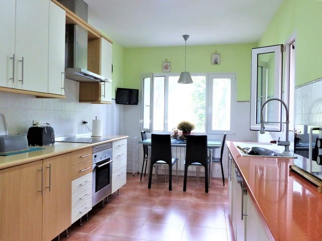 4 slaapkamer Villa te koop in Benicàssim met garage - € 420.000 (Ref: 9532082)