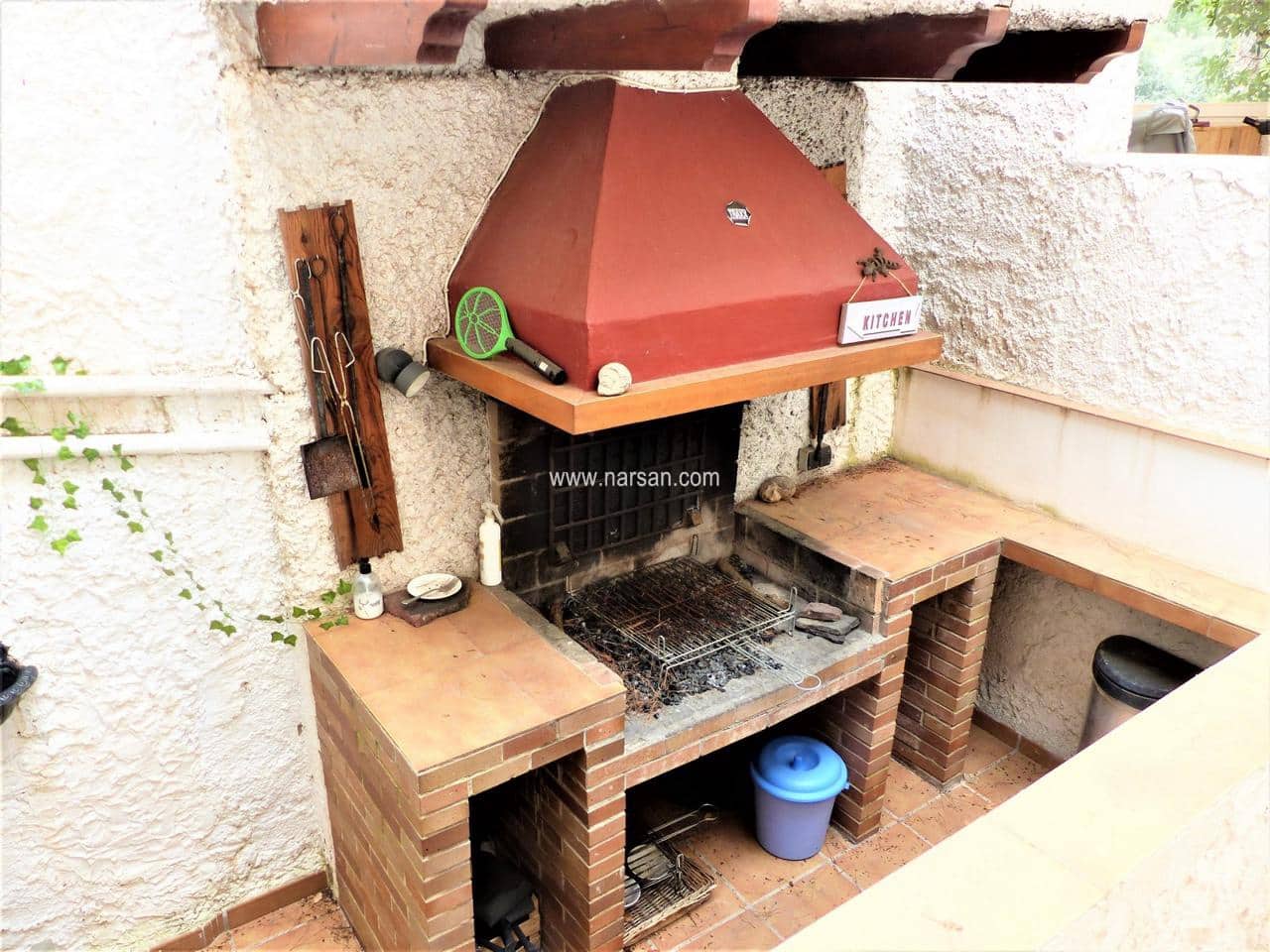 4 bedroom Villa for sale in Benicassim with garage - € 420,000 (Ref: 9532082)