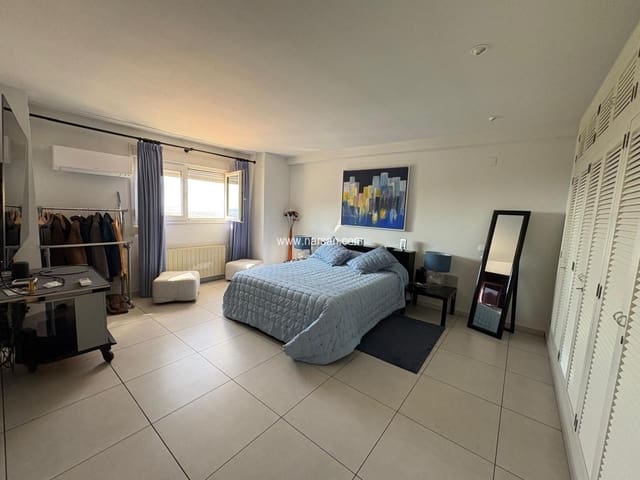 4 slaapkamer Villa te koop in Benicàssim met zwembad - € 1.400.000 (Ref: 9532083)