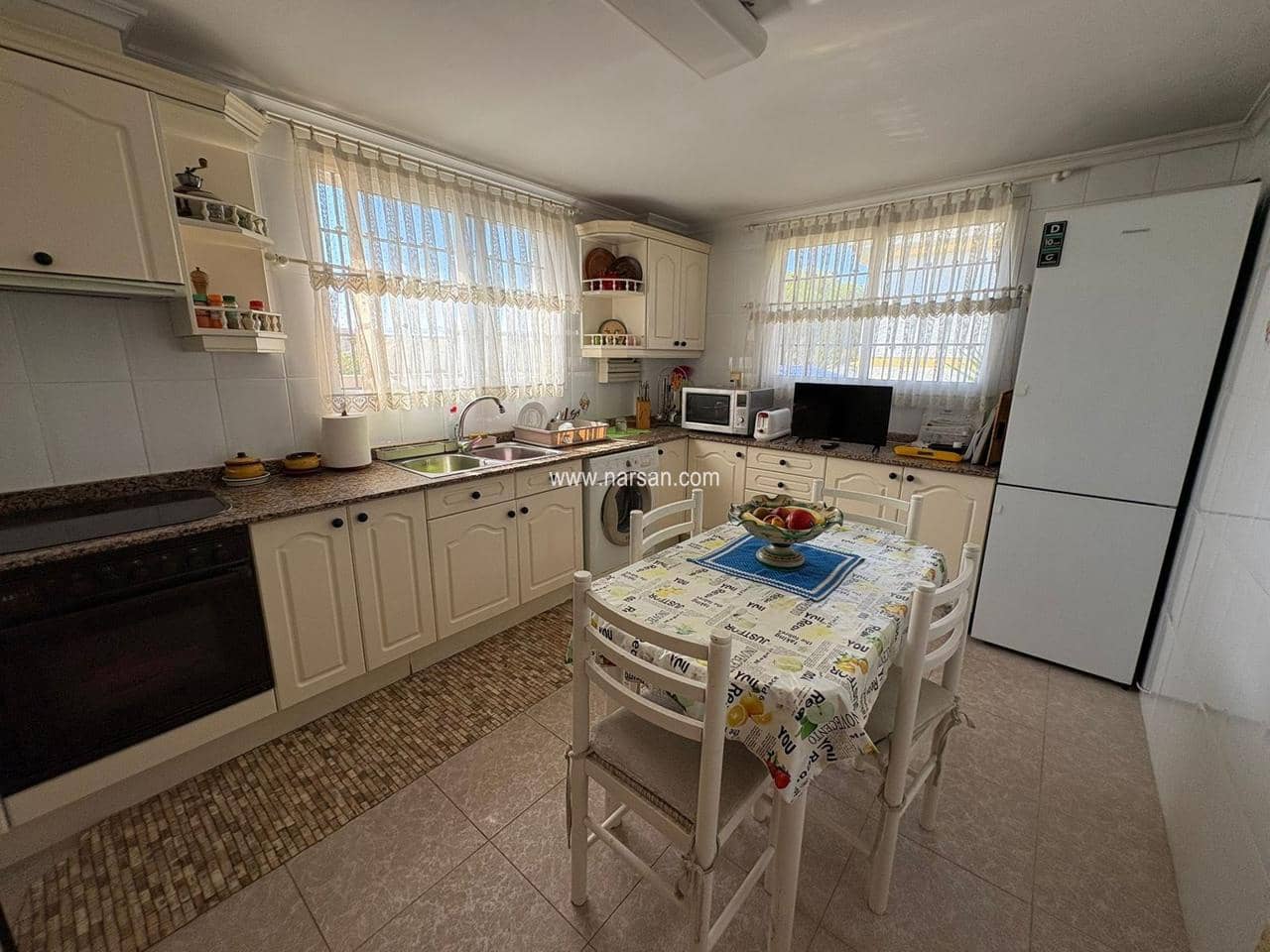 6 slaapkamer Villa te koop in Benicassim met zwembad garage - € 565.000 (Ref: 9532084)
