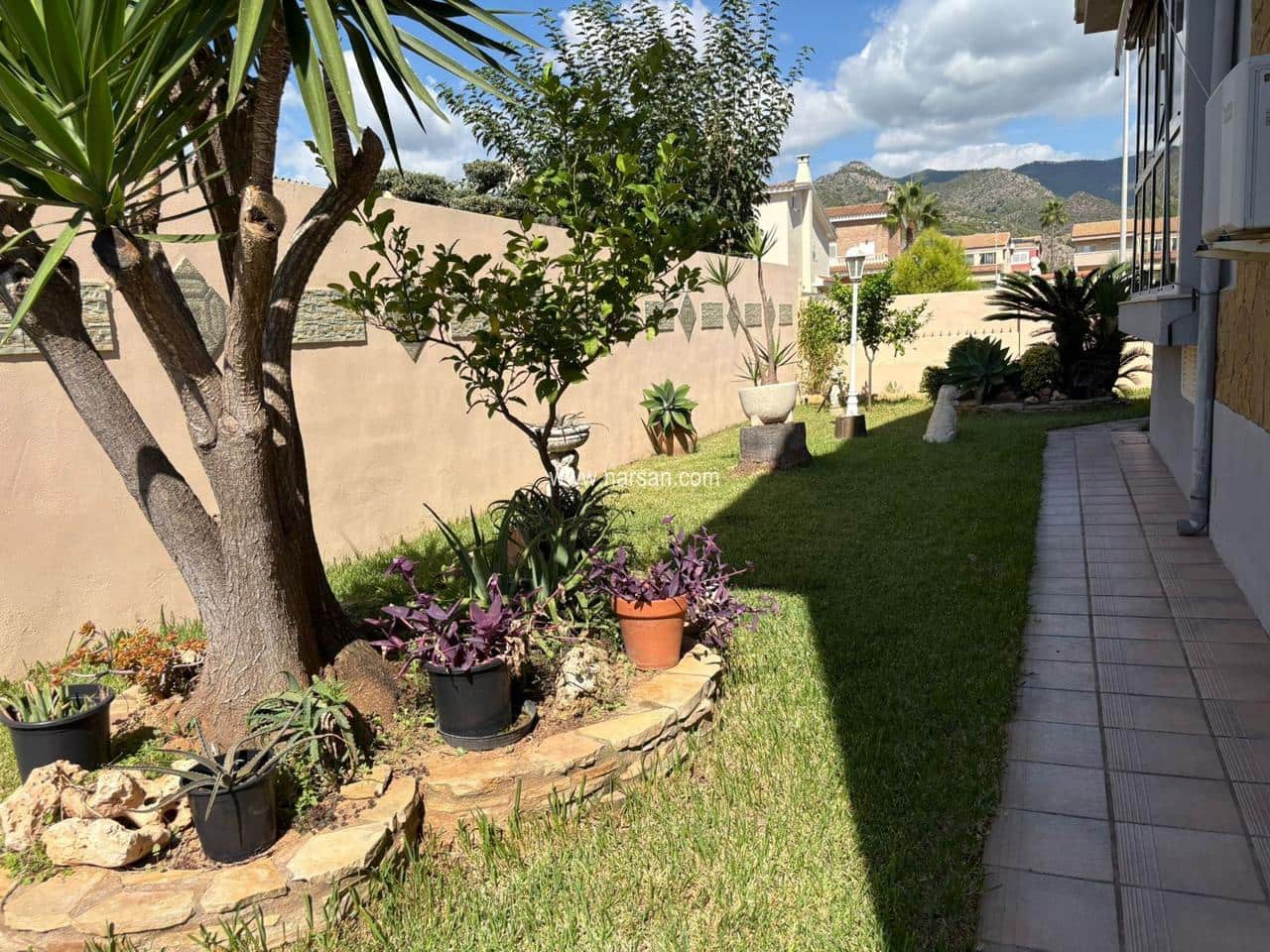 6 slaapkamer Villa te koop in Benicassim met zwembad garage - € 565.000 (Ref: 9532084)