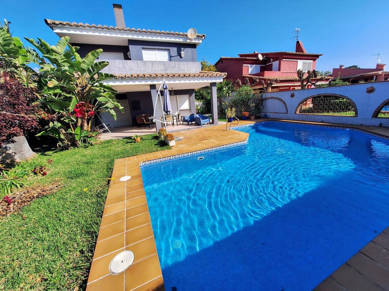 4 sypialnia Willa na sprzedaż w Benicassim z basenem garażem - 559 000 € (Ref: 9532085)