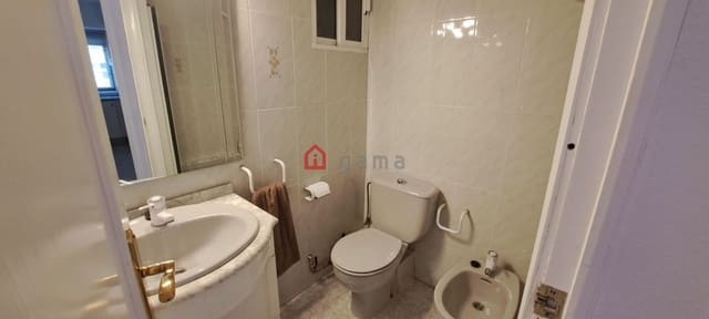 3 bedroom Flat for rent in Castelló de la Plana - € 900 (Ref: 10030163)