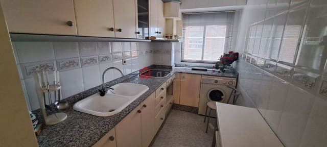 3 bedroom Flat for rent in Castelló de la Plana - € 900 (Ref: 10030163)