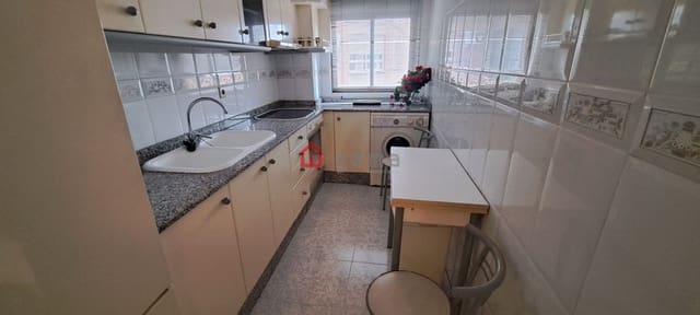 3 bedroom Flat for rent in Castelló de la Plana - € 900 (Ref: 10030163)