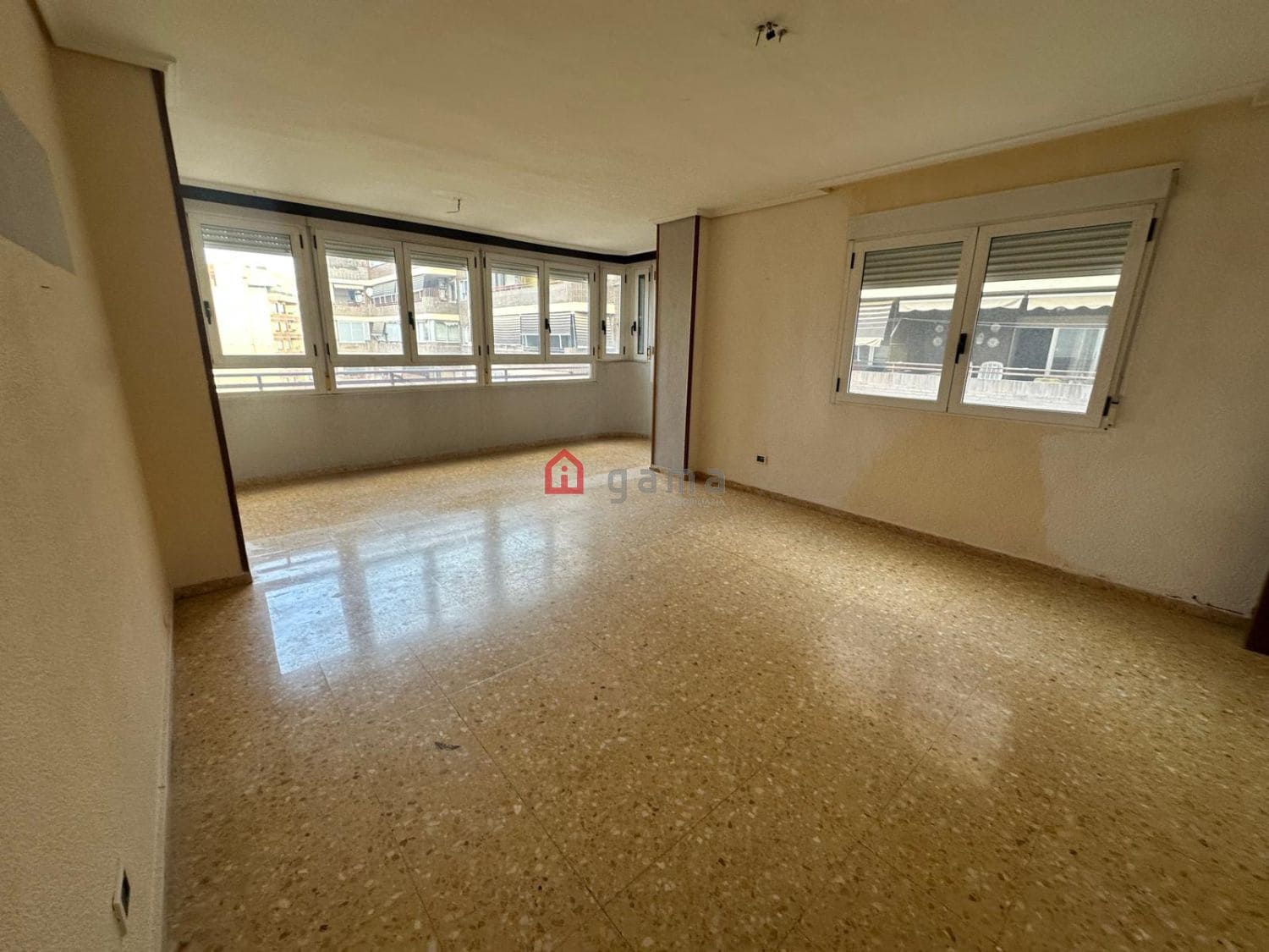 4 slaapkamer Flat te koop in Castello de la Plana - € 199.000 (Ref: 10047009)