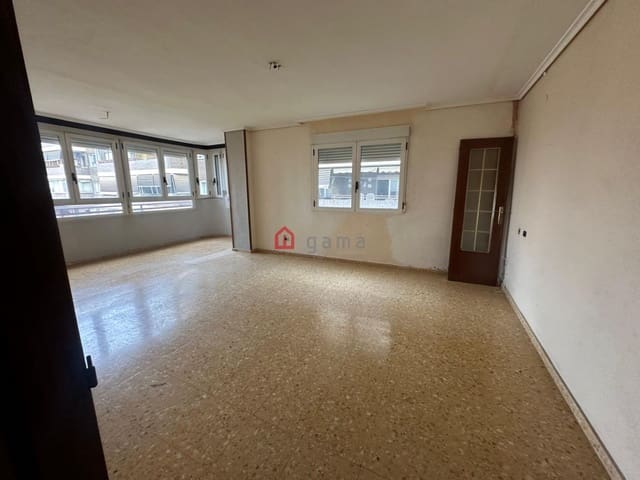 4 slaapkamer Flat te koop in Castelló de la Plana - € 199.000 (Ref: 10047009)
