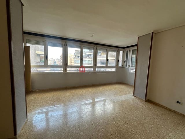 4 slaapkamer Flat te koop in Castelló de la Plana - € 199.000 (Ref: 10047009)