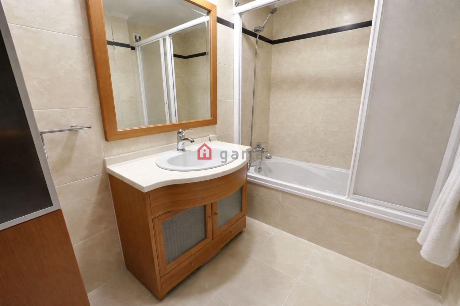 4 bedroom Flat for sale in Castello de la Plana with garage - € 375,000 (Ref: 10115527)