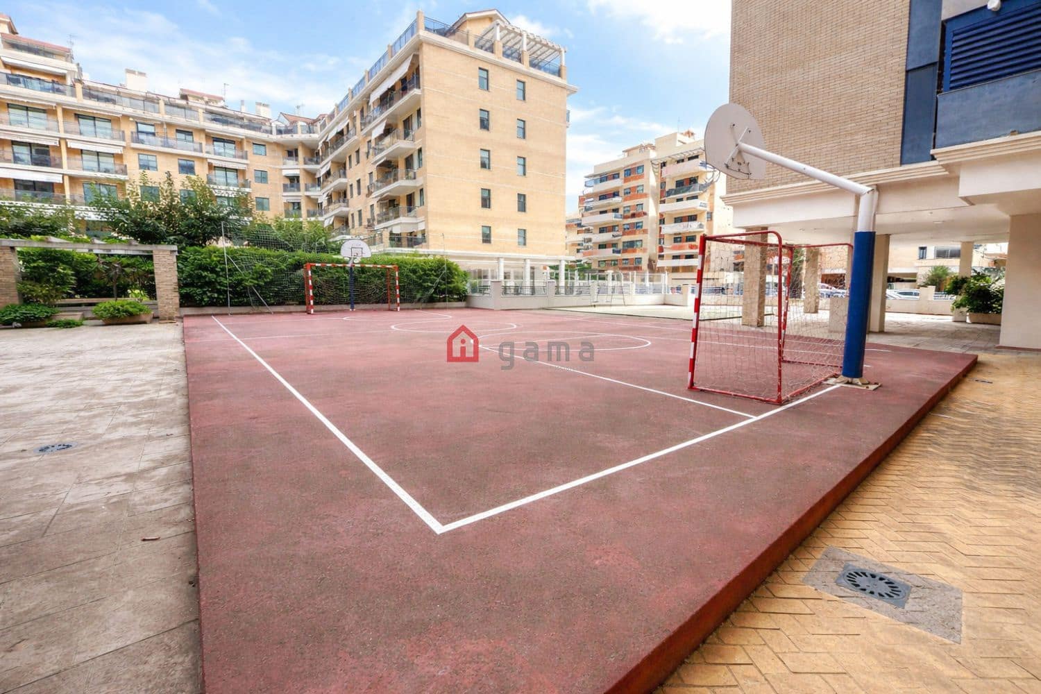4 bedroom Flat for sale in Castello de la Plana with garage - € 375,000 (Ref: 10115527)