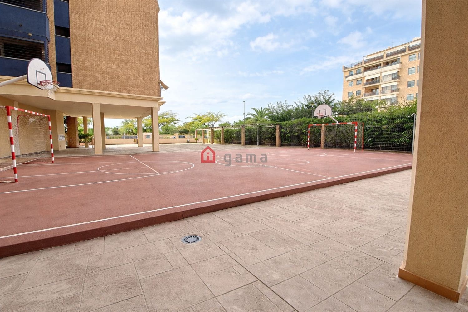 4 bedroom Flat for sale in Castello de la Plana with garage - € 375,000 (Ref: 10115527)