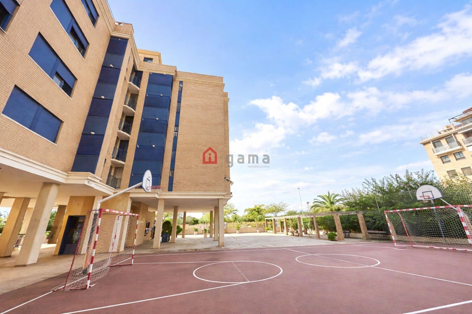 4 bedroom Flat for sale in Castello de la Plana with garage - € 375,000 (Ref: 10115527)
