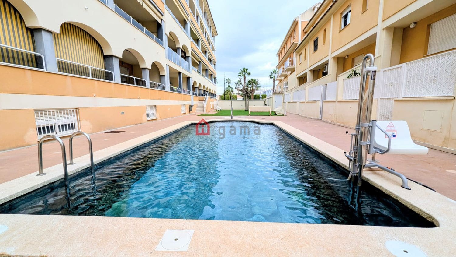 4 soveværelse Rækkehus til salg i Moncofa med swimmingpool - € 360.000 (Ref: 10171857)