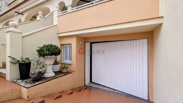 4 slaapkamer Rijtjeshuis te koop in Moncofa met zwembad - € 360.000 (Ref: 10171857)