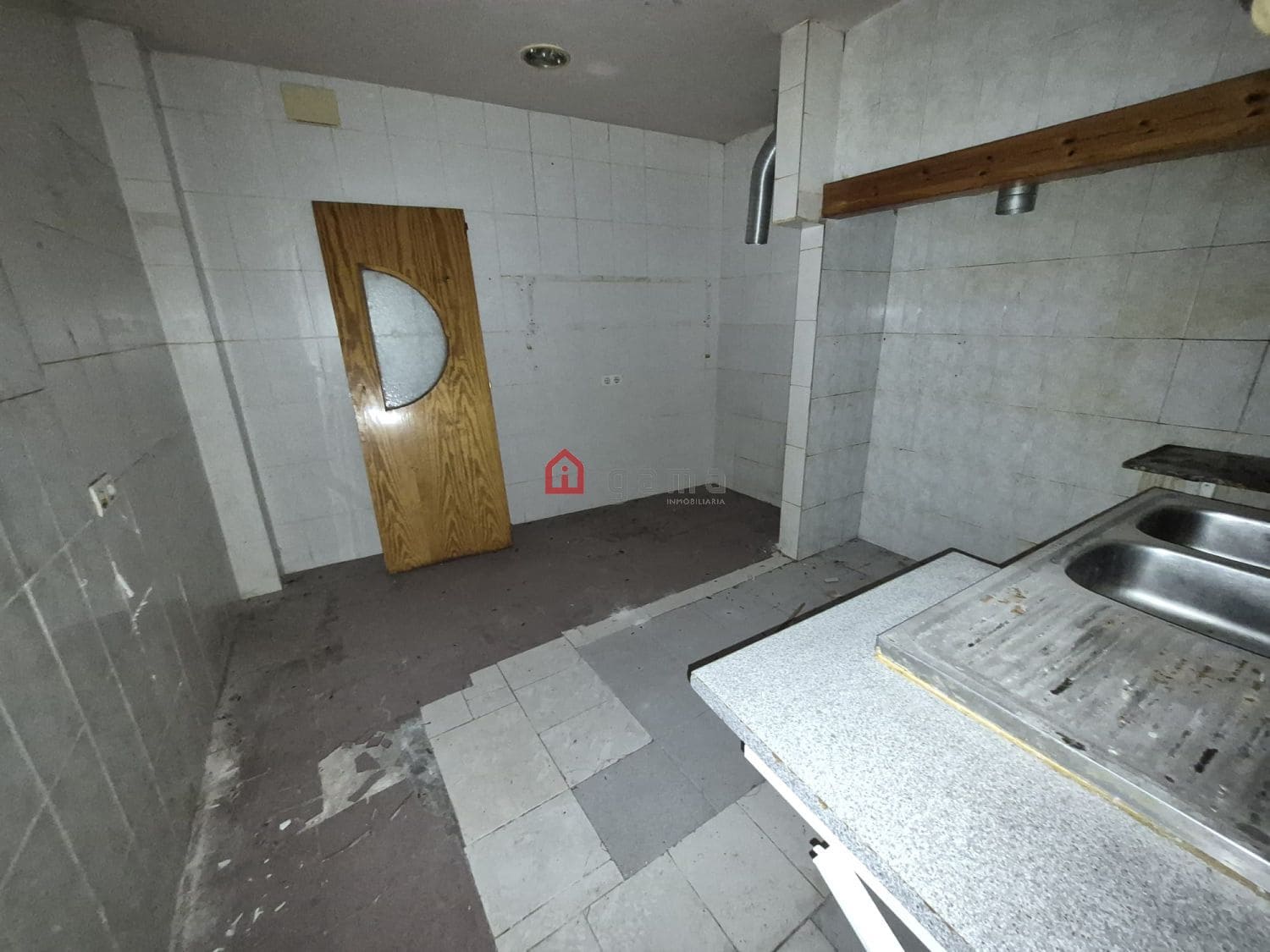 8 soverom Kommersiell til salgs i Castello de la Plana - € 150 000 (Ref: 10182794)