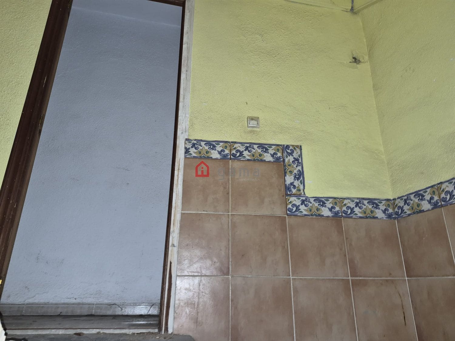 8 soverom Kommersiell til salgs i Castello de la Plana - € 150 000 (Ref: 10182794)