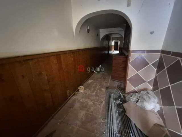 8 soverom Kommersiell til salgs i Centro, Castelló de la Plana - € 150 000 (Ref: 10182794)