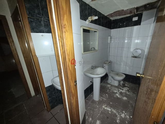 8 soverom Kommersiell til salgs i Centro, Castelló de la Plana - € 150 000 (Ref: 10182794)