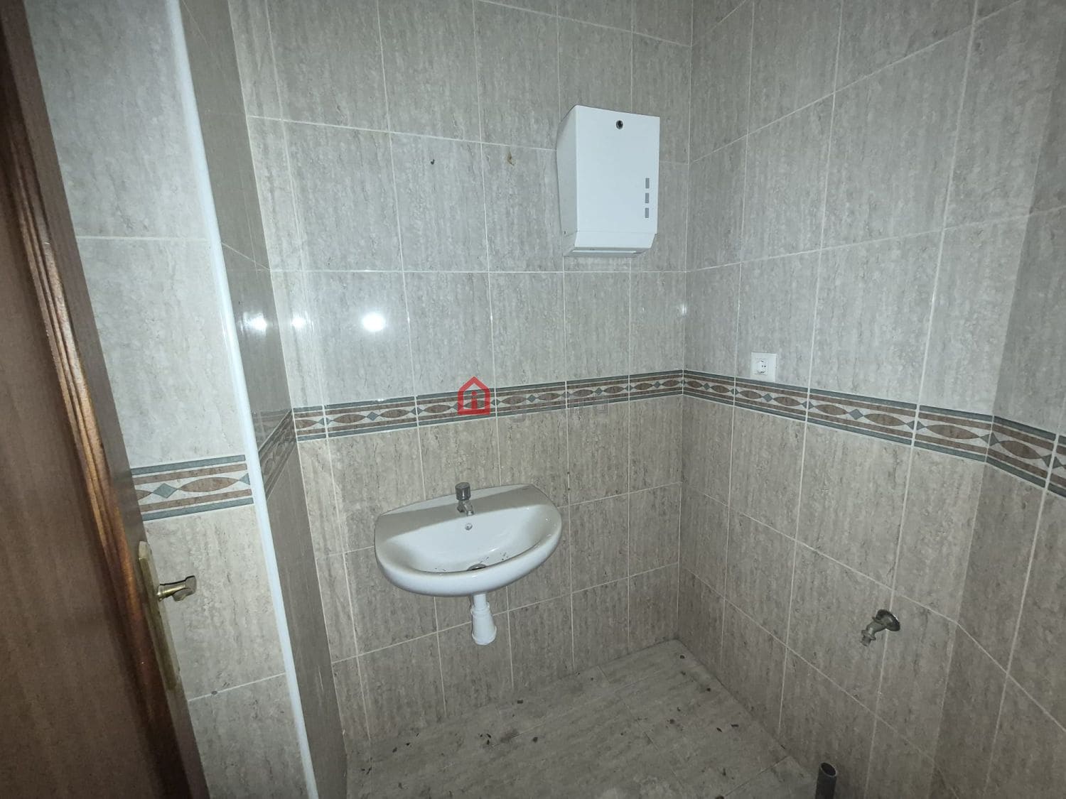 8 soverom Kommersiell til salgs i Castello de la Plana - € 150 000 (Ref: 10182794)