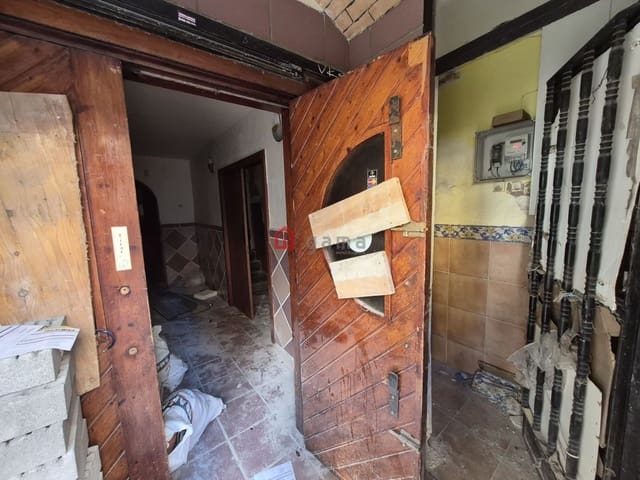 8 soverom Kommersiell til salgs i Centro, Castelló de la Plana - € 150 000 (Ref: 10182794)