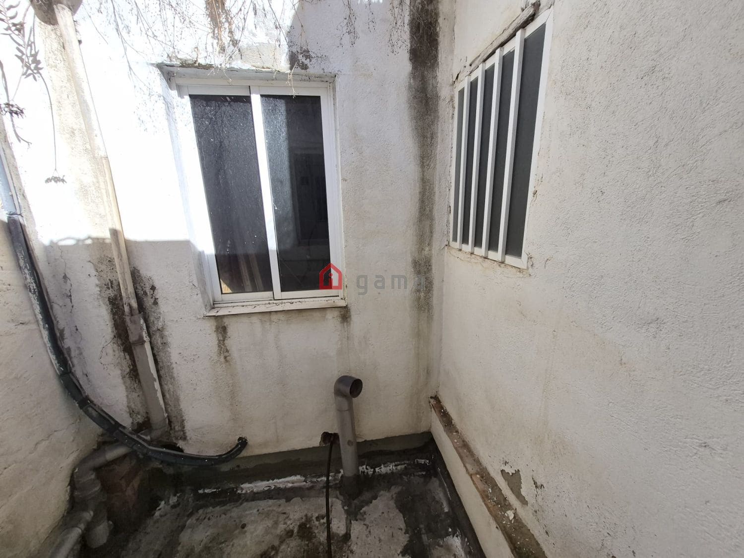 8 soverom Kommersiell til salgs i Castello de la Plana - € 150 000 (Ref: 10182794)
