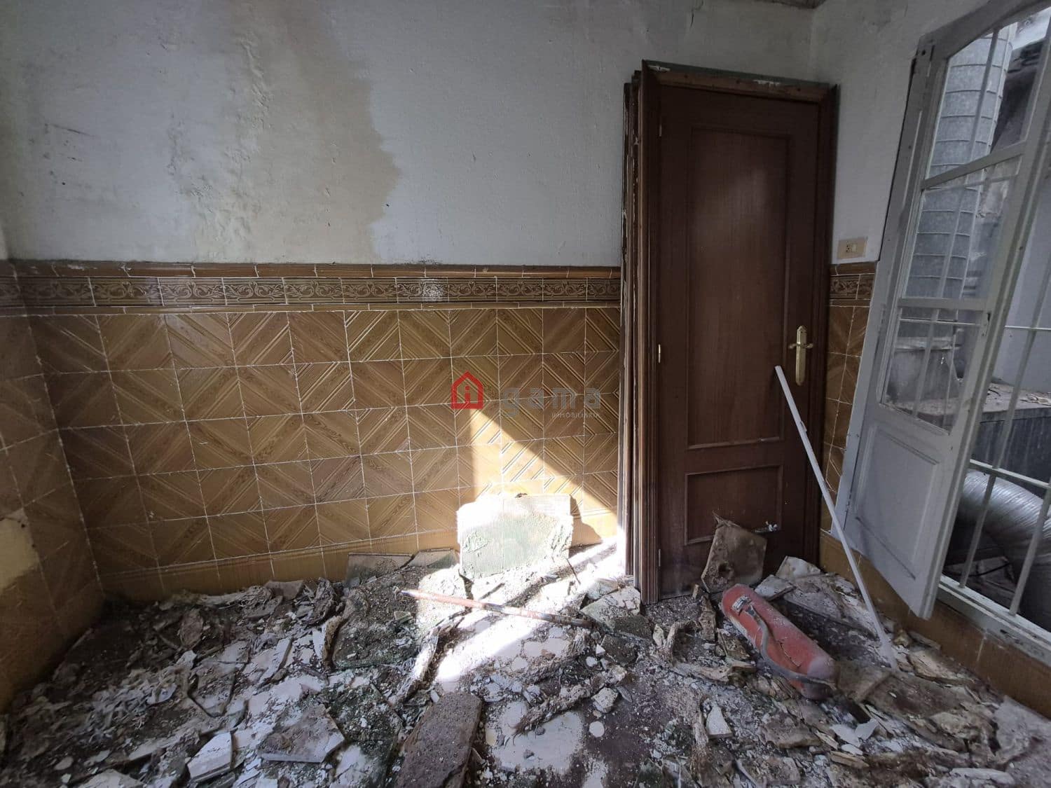 8 soverom Kommersiell til salgs i Castello de la Plana - € 150 000 (Ref: 10182794)
