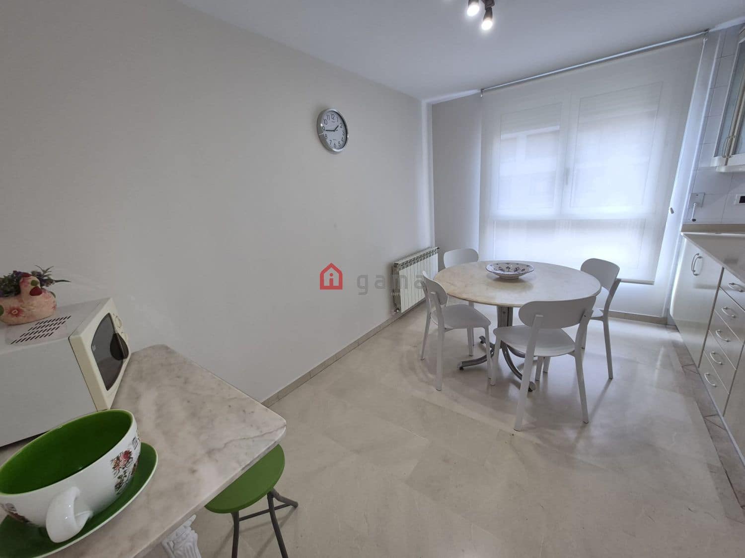 4 soveværelse Lejlighed til leje i Castello de la Plana med garage - € 1.450 (Ref: 10184377)