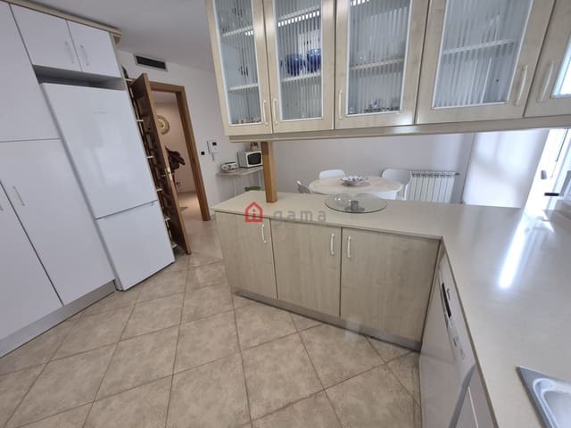 4 soveværelse Lejlighed til leje i Castelló de la Plana med garage - € 1.450 (Ref: 10184377)