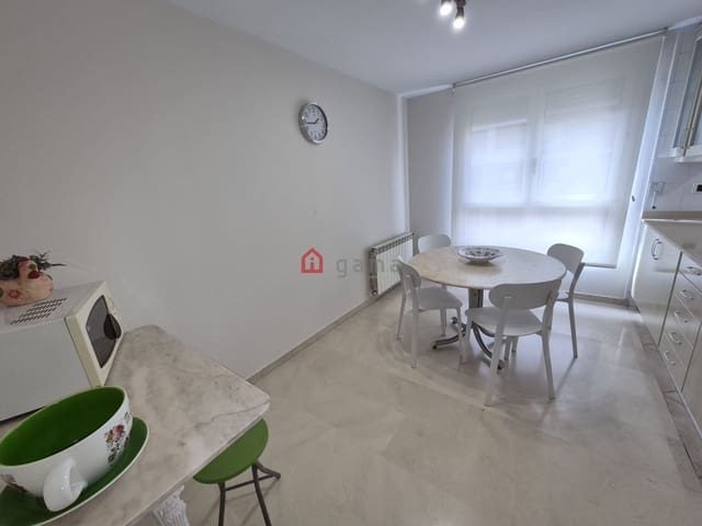 4 soveværelse Lejlighed til leje i Castelló de la Plana med garage - € 1.450 (Ref: 10184377)