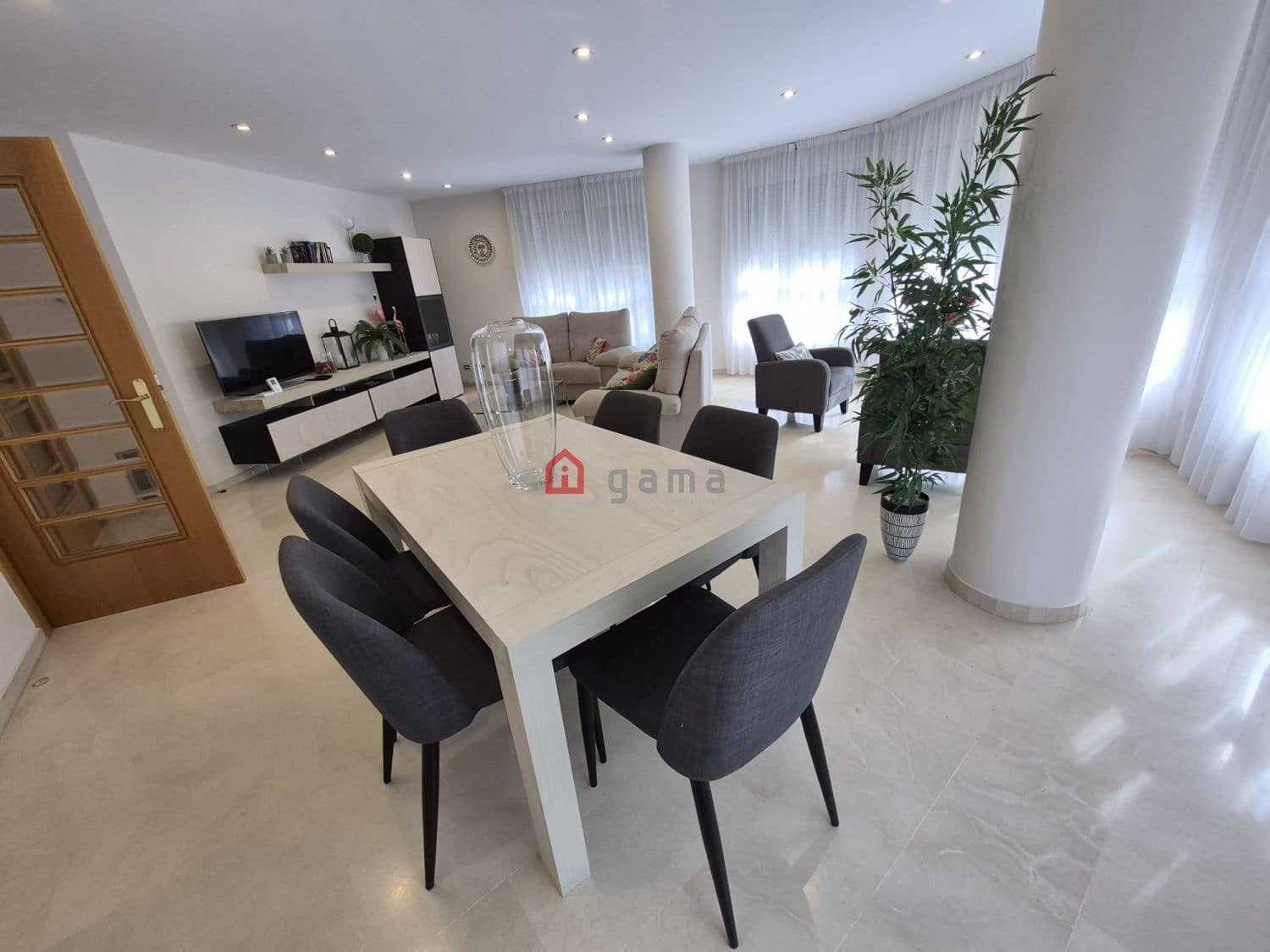 4 soveværelse Lejlighed til leje i Castello de la Plana med garage - € 1.450 (Ref: 10184377)