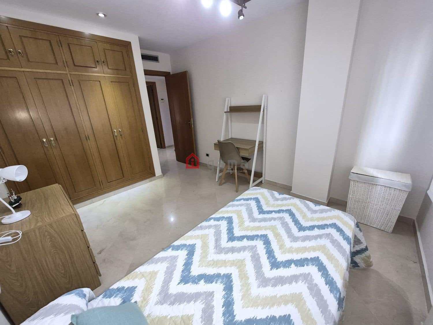 4 soveværelse Lejlighed til leje i Castello de la Plana med garage - € 1.450 (Ref: 10184377)