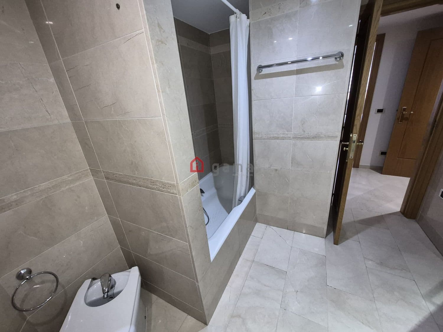 4 soveværelse Lejlighed til leje i Castello de la Plana med garage - € 1.450 (Ref: 10184377)
