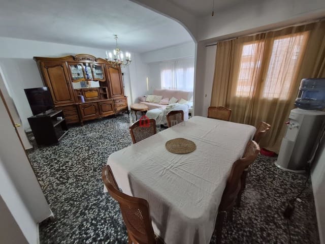 3 soveværelse Lejlighed til leje i Castelló de la Plana - € 800 (Ref: 10187235)