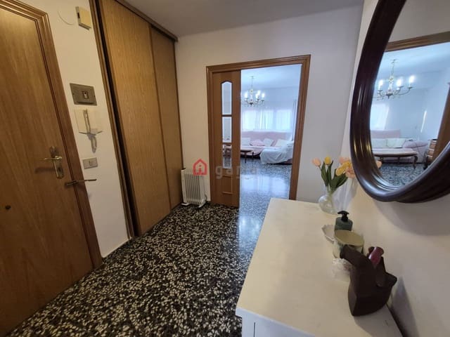 3 soveværelse Lejlighed til leje i Castelló de la Plana - € 800 (Ref: 10187235)