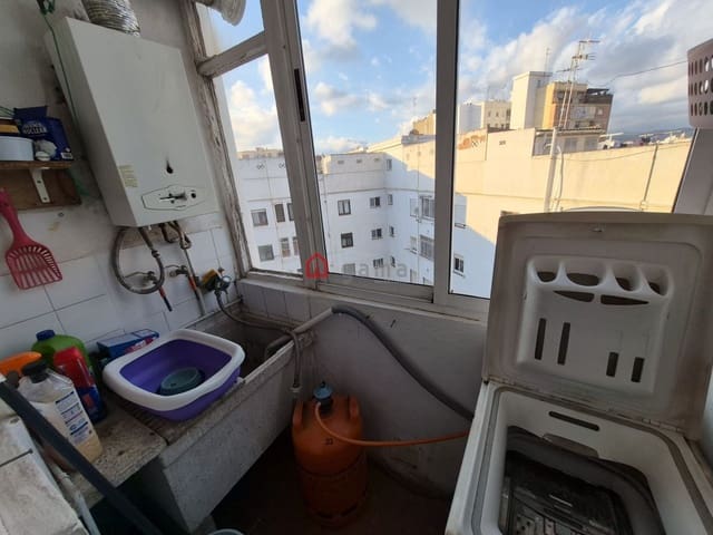3 soveværelse Lejlighed til leje i Castelló de la Plana - € 800 (Ref: 10187235)