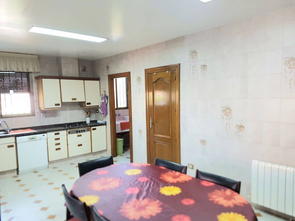 6 soveværelse Semi-Rækkehus til salg i Burriana / Borriana - € 750.000 (Ref: 4837307)