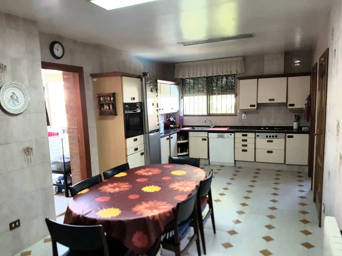 6 soveværelse Semi-Rækkehus til salg i Burriana / Borriana - € 750.000 (Ref: 4837307)