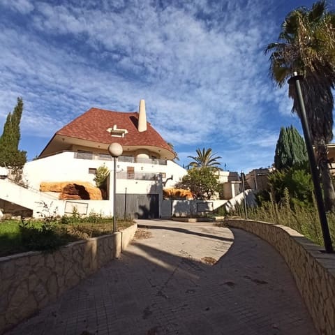 7 makuuhuone Paritalo myytävänä paikassa L'Alcora - 244 000 € (Ref: 6208846)