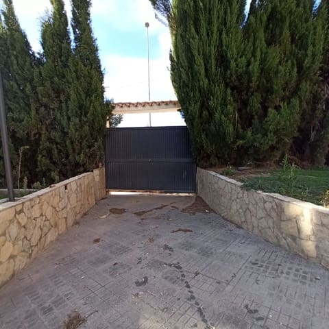 7 makuuhuone Paritalo myytävänä paikassa L'Alcora - 244 000 € (Ref: 6208846)