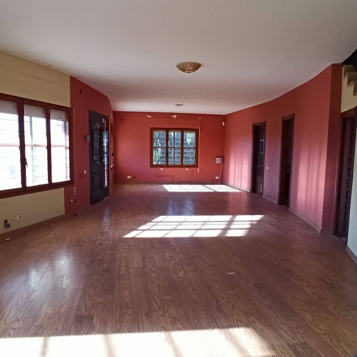 7 soveværelse Semi-Rækkehus til salg i L'Alcora - € 244.000 (Ref: 6208846)