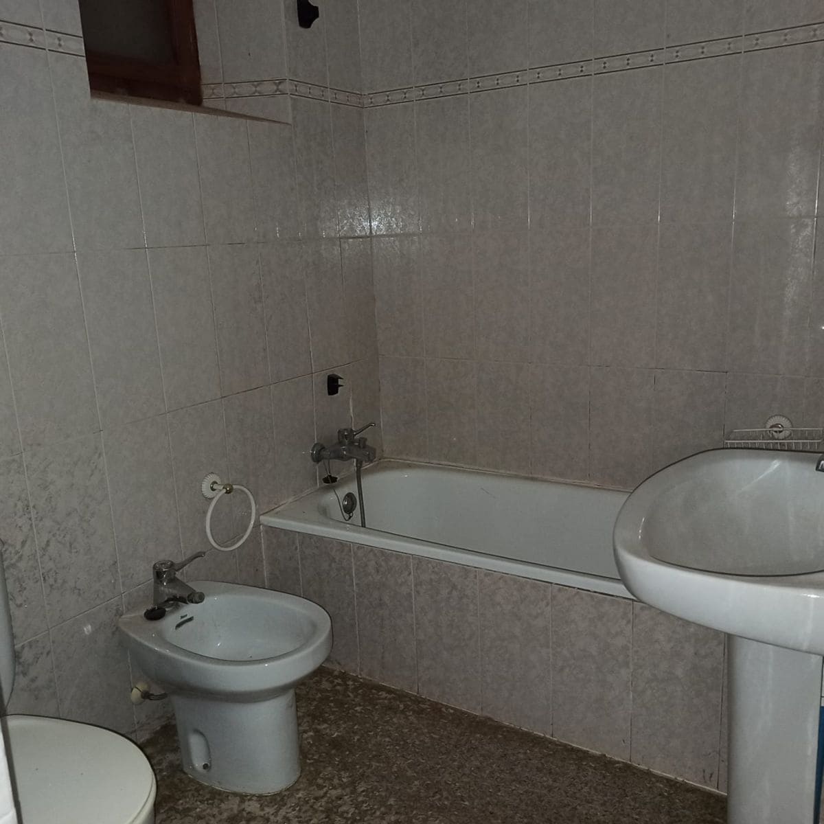 7 soveværelse Semi-Rækkehus til salg i L'Alcora - € 244.000 (Ref: 6208846)