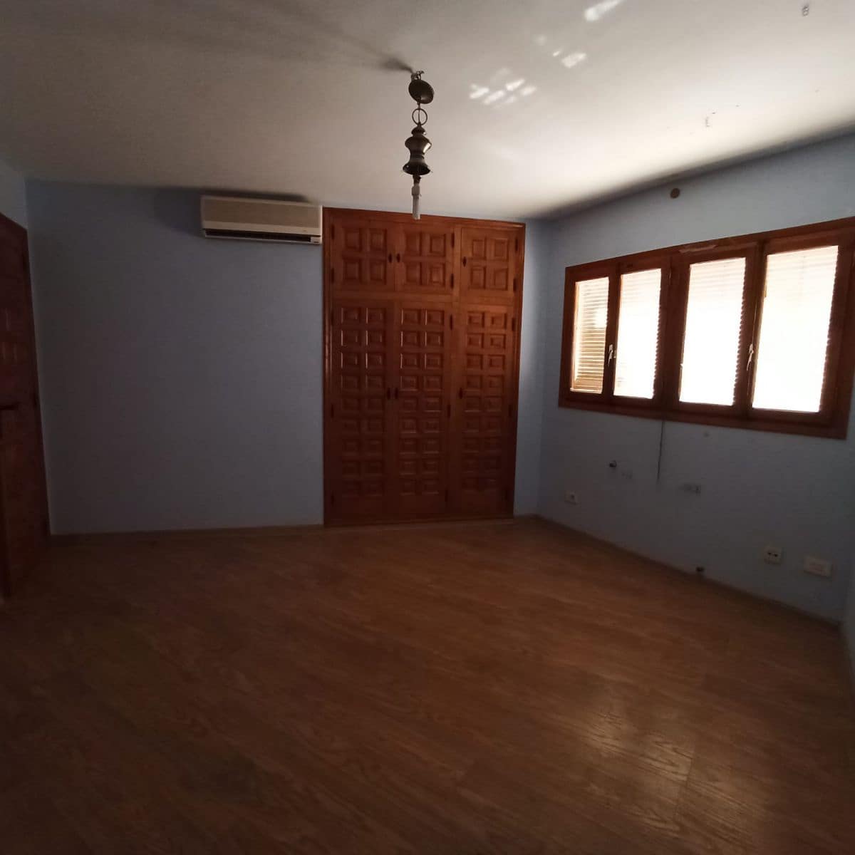 7 soveværelse Semi-Rækkehus til salg i L'Alcora - € 244.000 (Ref: 6208846)