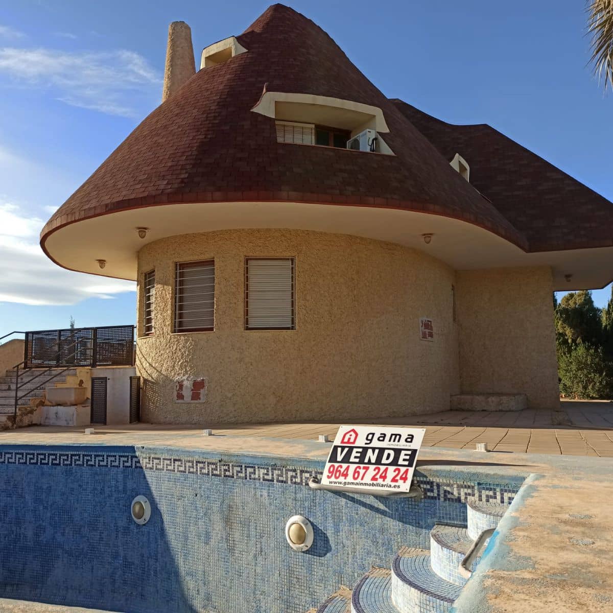 7 soveværelse Semi-Rækkehus til salg i L'Alcora - € 244.000 (Ref: 6208846)