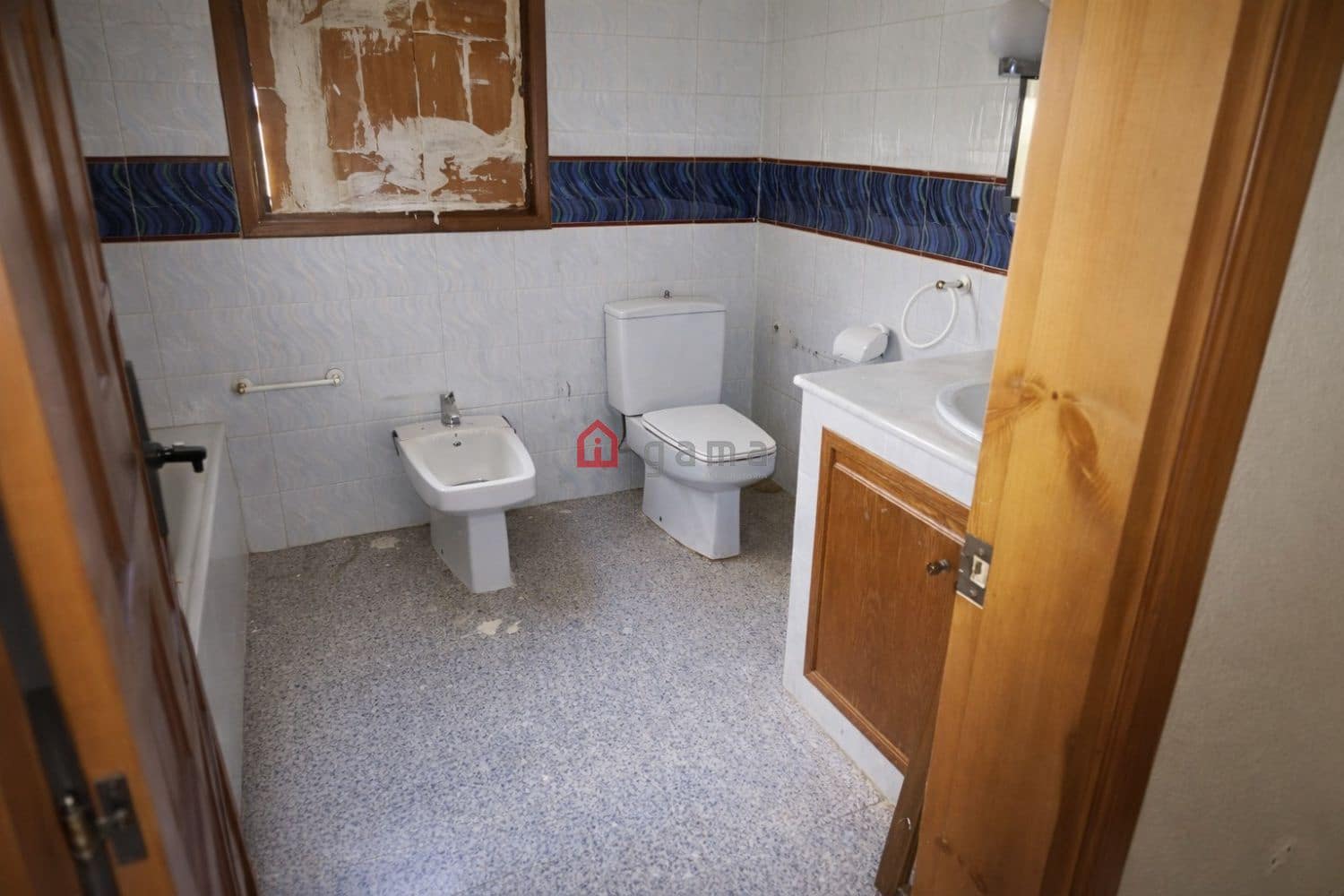 7 bedroom Semi-detached Villa for sale in L'Alcora - € 244,000 (Ref: 6208846)
