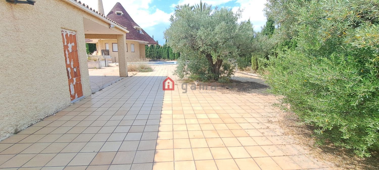 7 bedroom Semi-detached Villa for sale in L'Alcora - € 244,000 (Ref: 6208846)